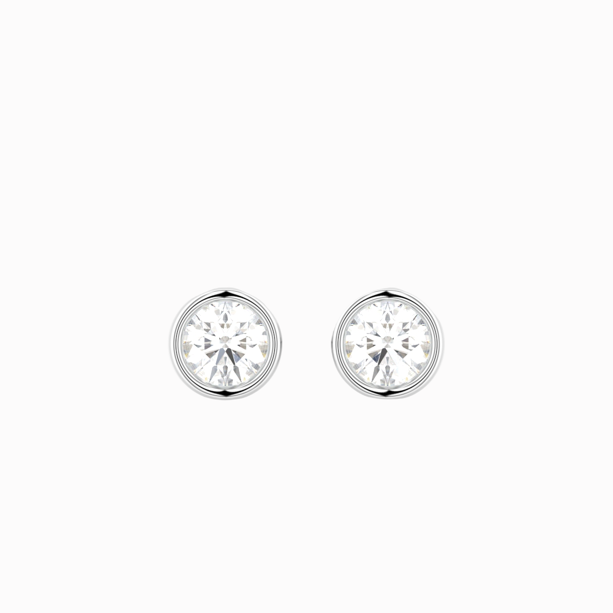 Bezel diamant ørestikker i 18 kt hvidguld med brillantslebne diamanter – nærbillede