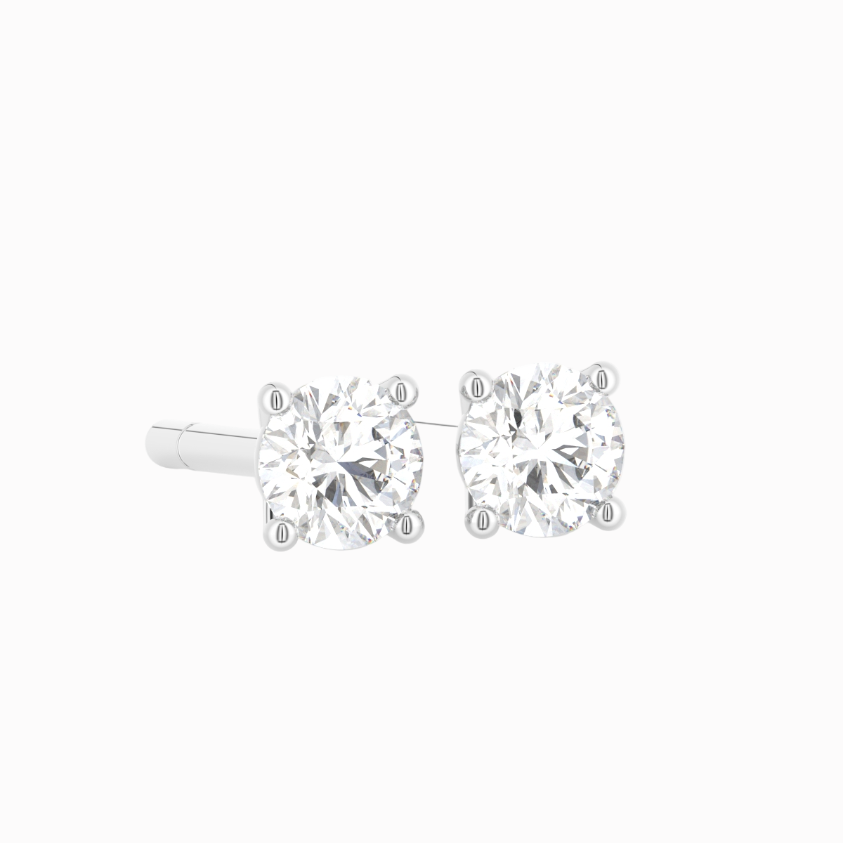 Diamant Solitaire ørestikker i 18 kt hvidguld – nærbillede fra siden